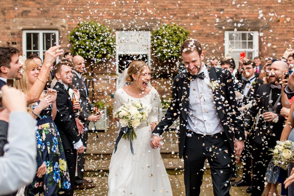 bride and groom confetti picture